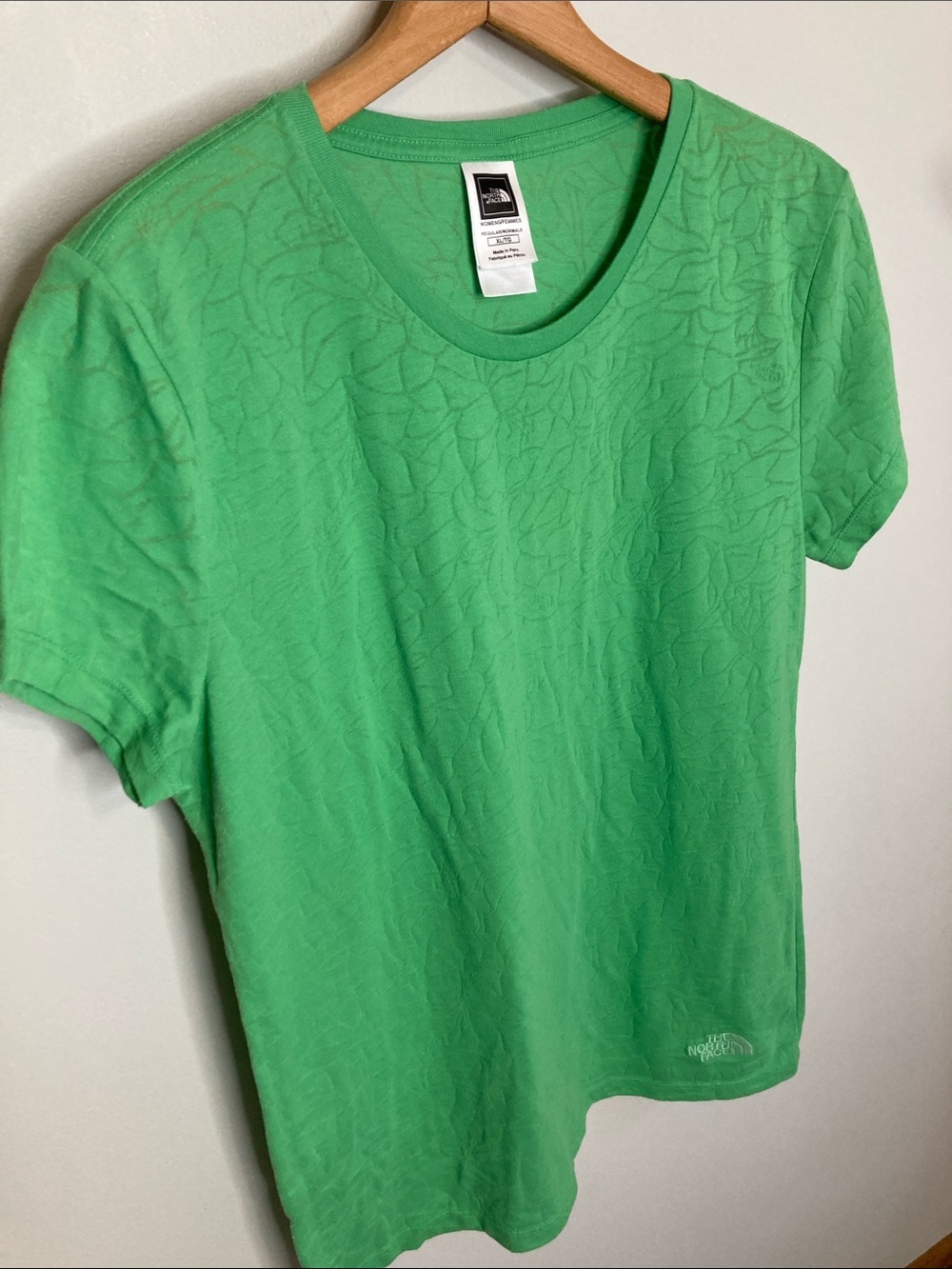 The North Face Women's Bright Green Short Sleeve Crew Burnout Tee Size XL - Picture 3 of 7
